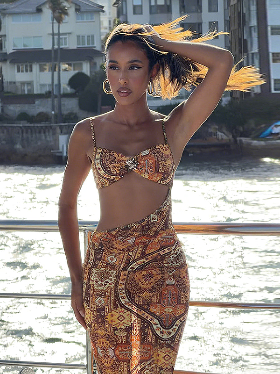 Sexy Backless Travel Dress with Geometric Print
