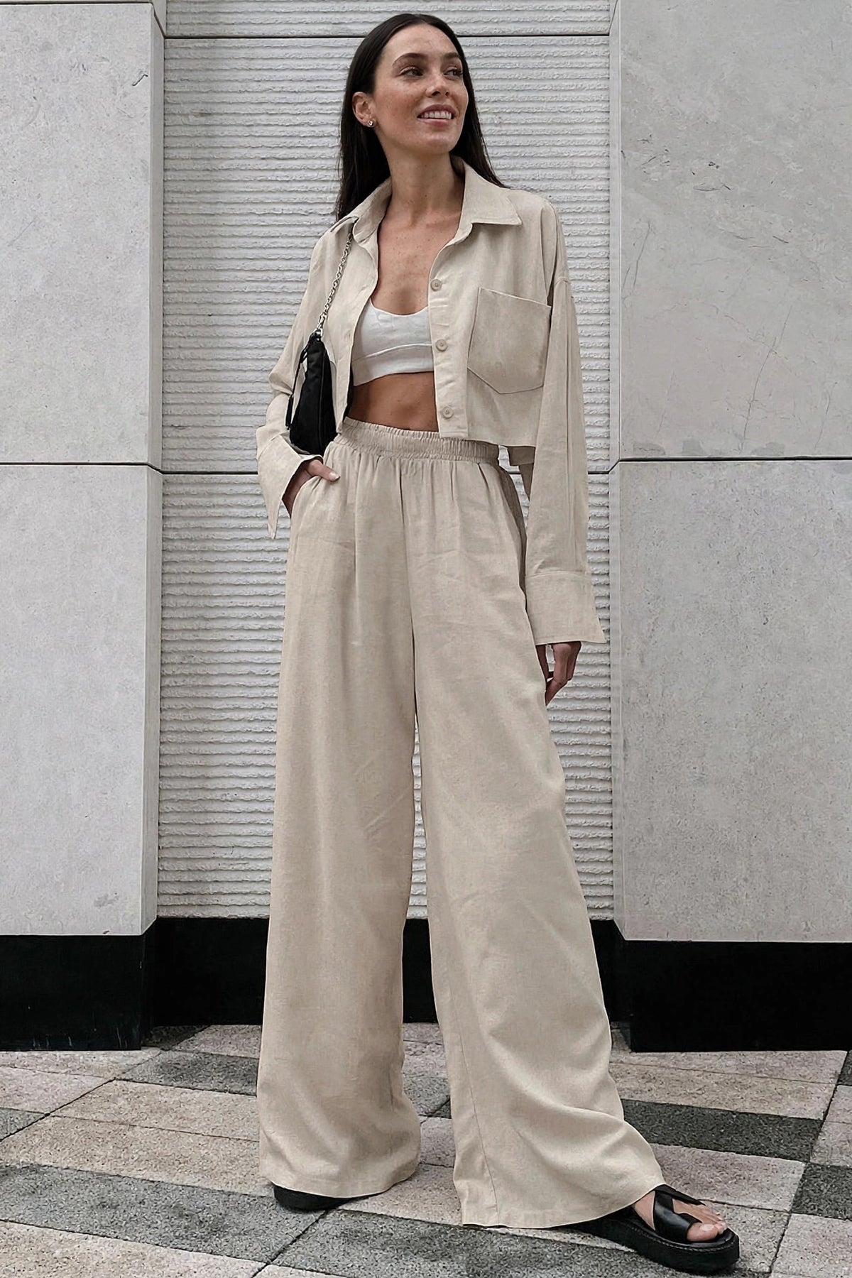 Lin Pure Linen Set on model