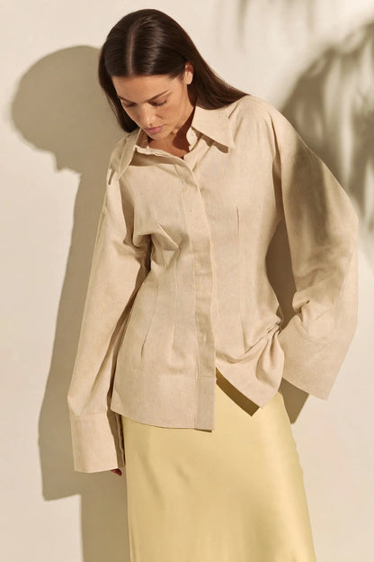 Linéa Linen Relaxed Shirt on model