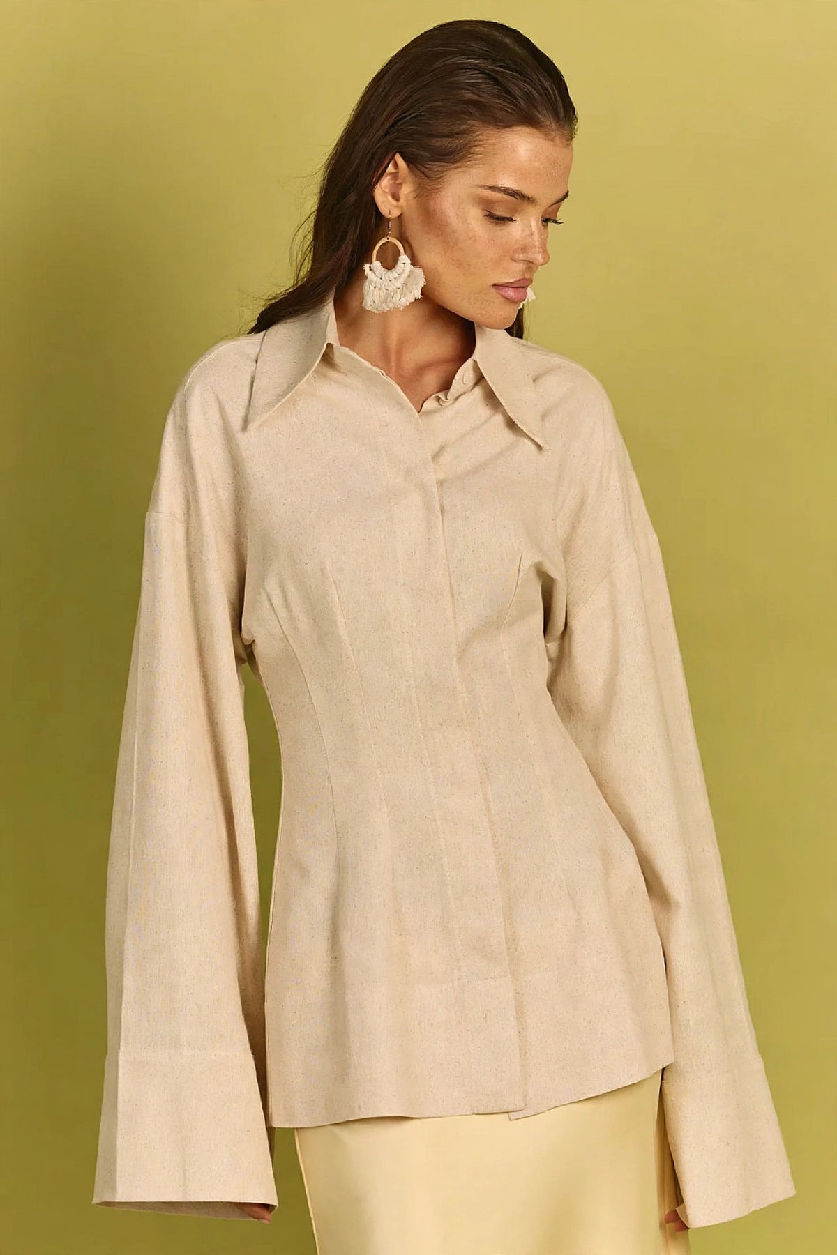 Linéa Linen Relaxed Shirt on model