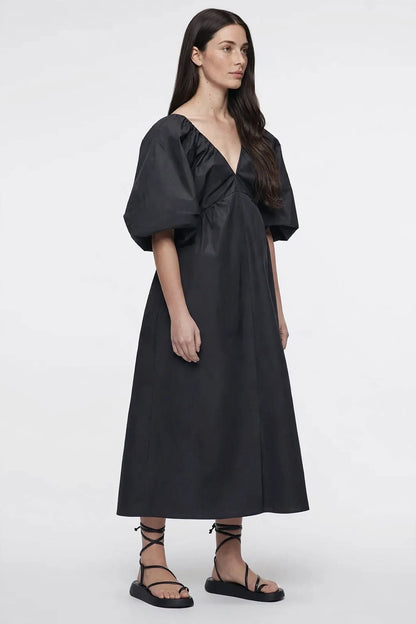 Épure V-Neck Puff-Sleeve Dress on model