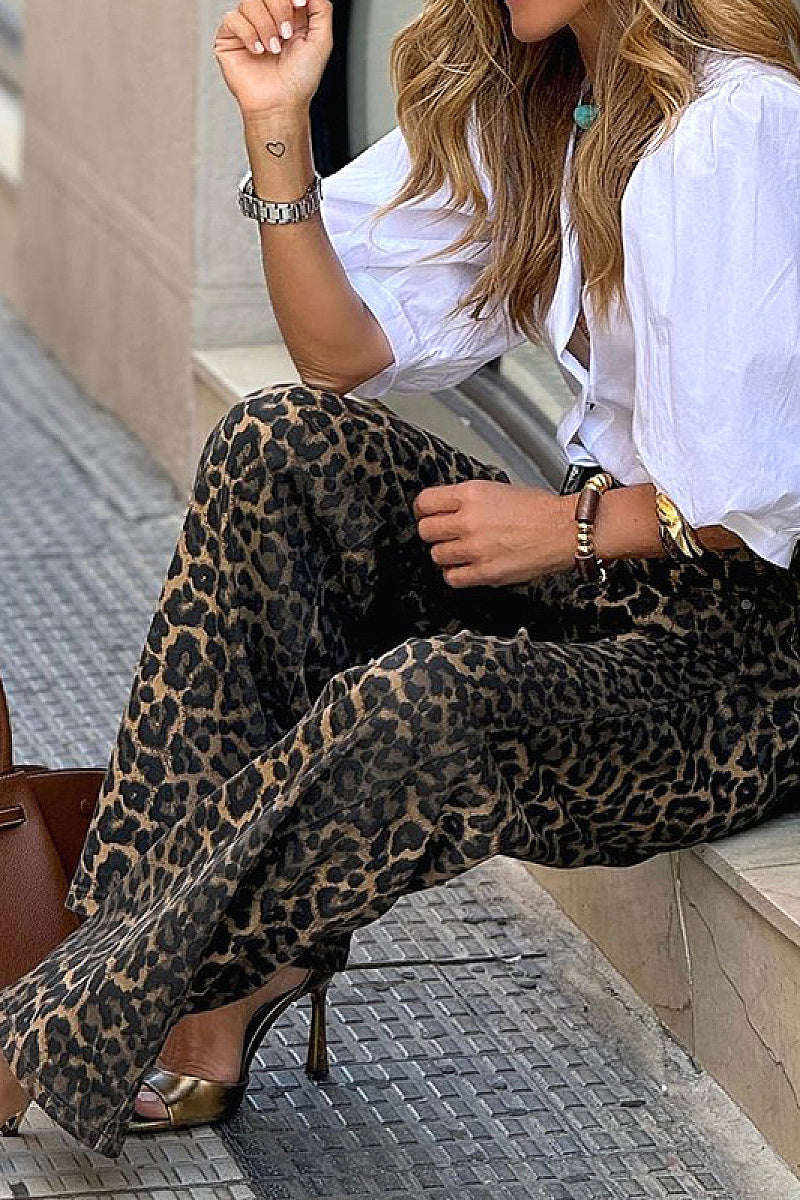 Elegant High-Waisted Leopard Print Trousers