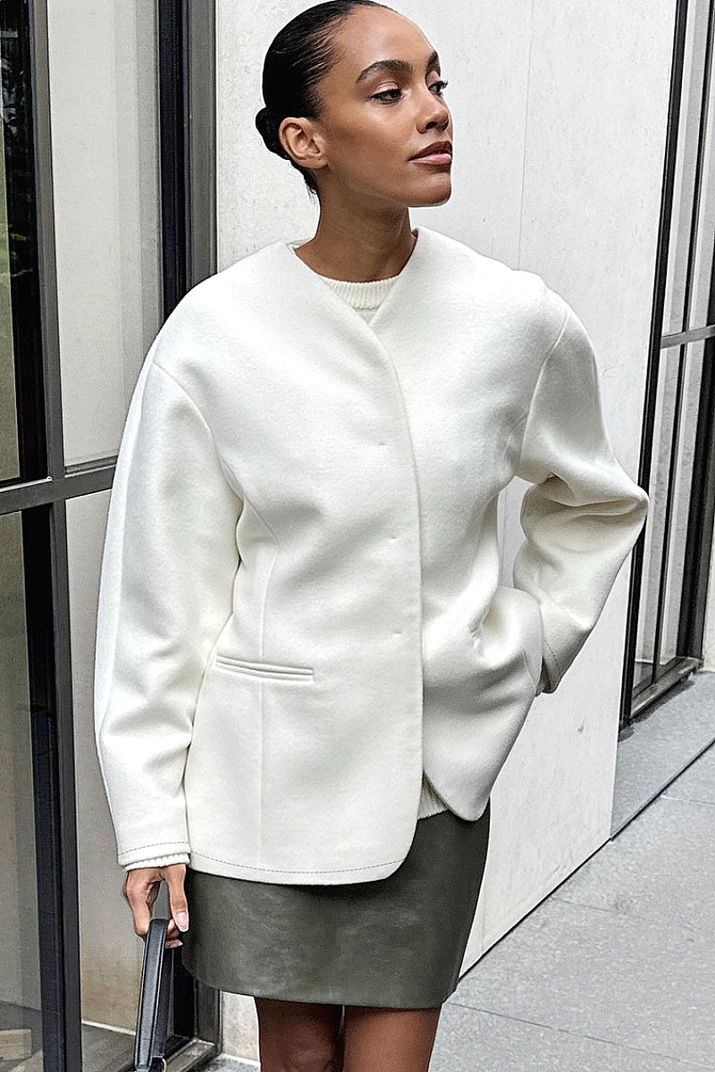Chic V-Neck Buttoned Short Coat for Autumn Winter
