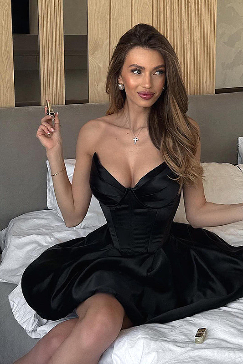 Sexy Strapless Ruffle Skirt Dress